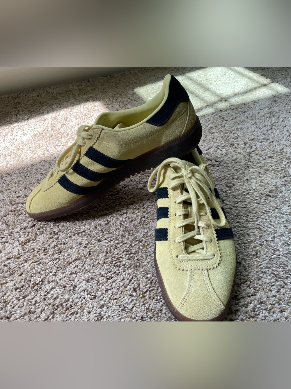 Adidas Suede Sneakers in Pale Yellow with Stripes - Picture 4 of 9